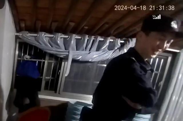 这次,连民警也绷不住笑了……