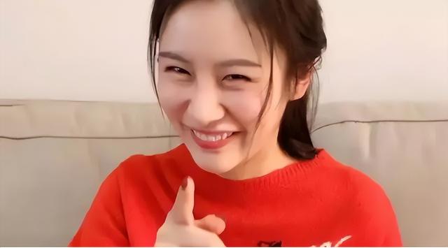 网红祝晓晗:靠花式“坑爹”吸粉5千多万,她到底凭的是啥?