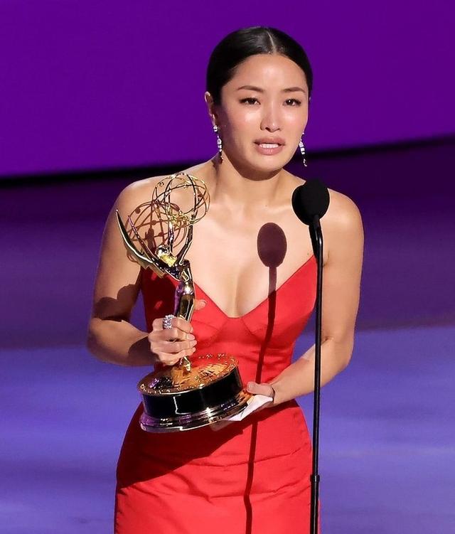 29岁韩国女导演爆冷！首部作品惊艳世界！威尼斯金狮奖到手