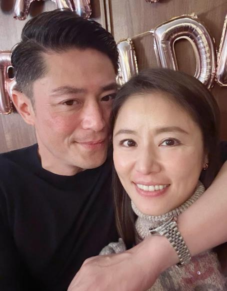 邱泽护花!和许玮甯合体现身酒宴,夫妻互动很甜蜜幸福