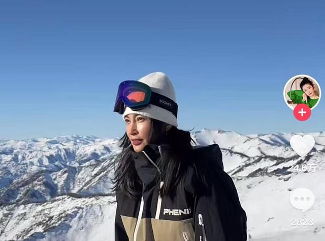 56岁邓文迪身边男子亮眼,她依偎在年轻男子的怀中,嫩的像少女