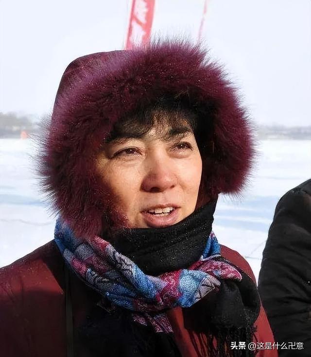 曲婉婷的报应来了！她的最新发声，沾满566个东北家庭的鲜血