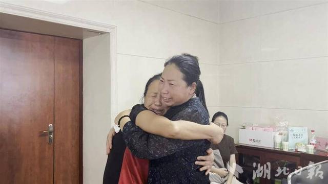 几代民警接力寻亲,襄阳公安最早儿童走失案迎来大团圆结局 走失50年的女儿回家了