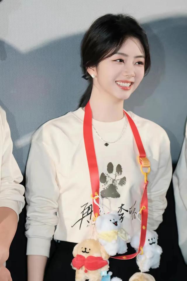 中国娱乐圈年青美丽的10位女明星,大家认可吗