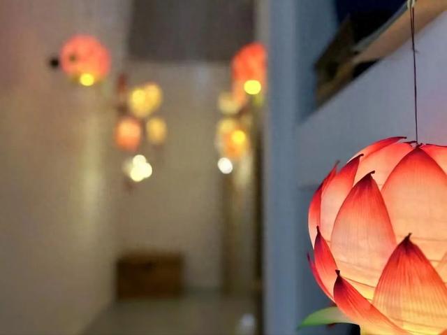 90后山东宝妈直播做“寿衣模特”,网友在线为自己挑选:希望漂漂亮亮地跟世界告别