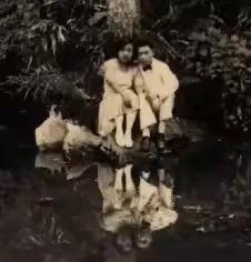 她的爱情何其彪悍:三人行后念念不忘,44年姐弟恋临终前主动索吻