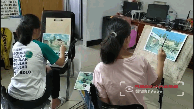 孪生姐妹考上大学,一家人为学费犯了愁:妈妈曾偷偷掉眼泪