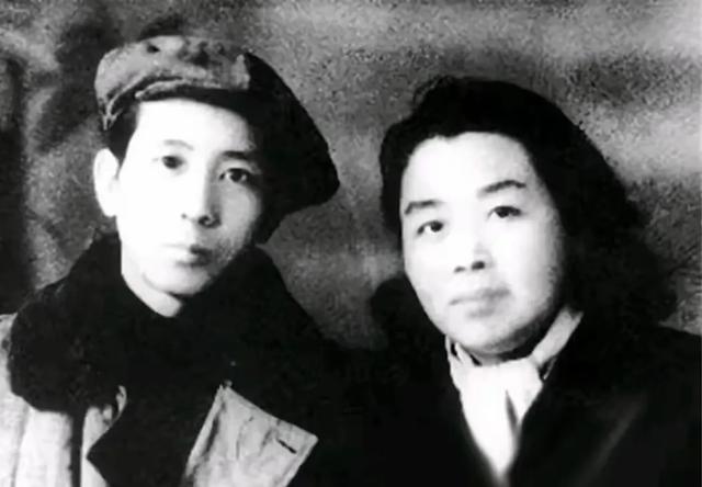 她的爱情何其彪悍:三人行后念念不忘,44年姐弟恋临终前主动索吻
