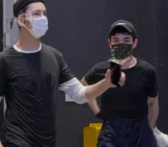 梦幻联动！陈伟霆李易峰朱一龙组团玩密逃被偶遇