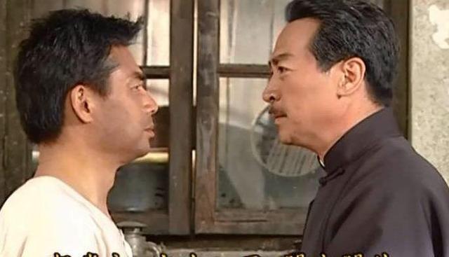 文佩不明白，为何司令最爱心萍，但李副官早就明白