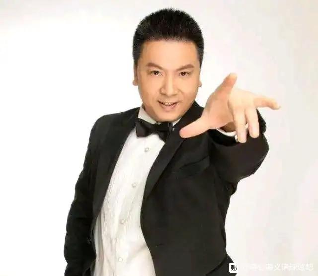 散打主持人郑环宇大骂韩红“别再蹭热度了，消停消停回归本位吧”