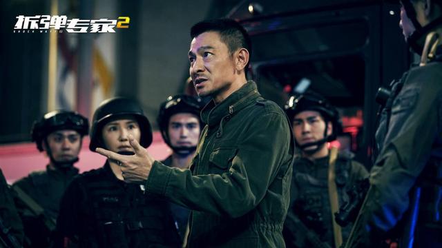 《拆弹专家2》:别为潘乘风叫冤,他本就是警队的“定时炸弹”