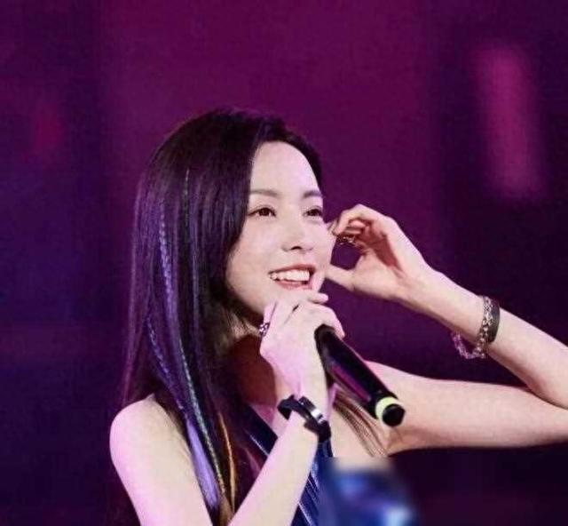 倪妮刮毛门真相大揭秘,大学黑历史照片掀起热议风暴!