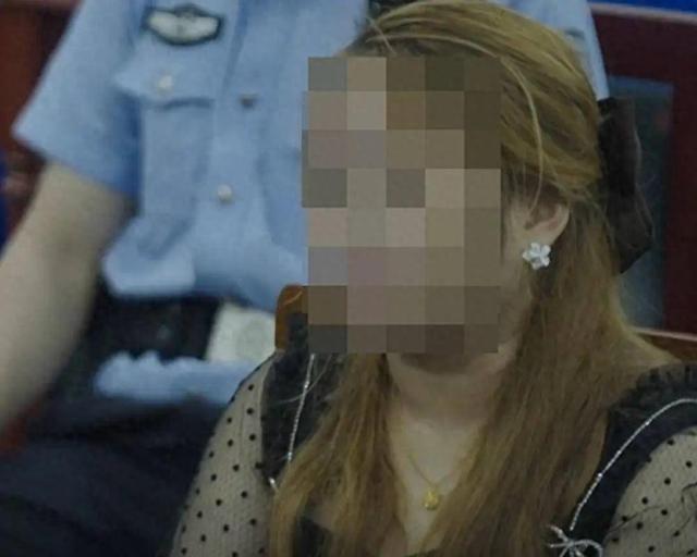 男子刷视频发现妻子与他人举办婚礼！背后的秘密更惊人