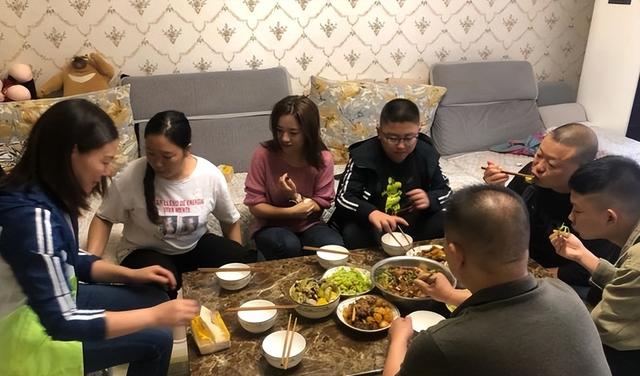 凭借三级片出道，后来嫁给有钱人，吴雪雯现在生活如何？