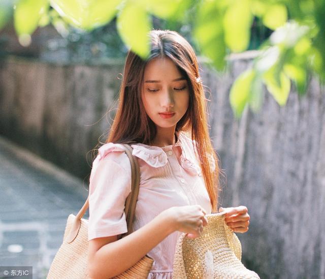 小说：父亲出轨后，还家暴妈妈，连女儿也打，妈妈终于下决心离婚