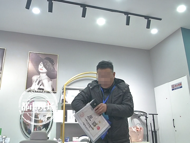美容店用牙签祛斑?事后她说被“毁容”,市监部门介入调查