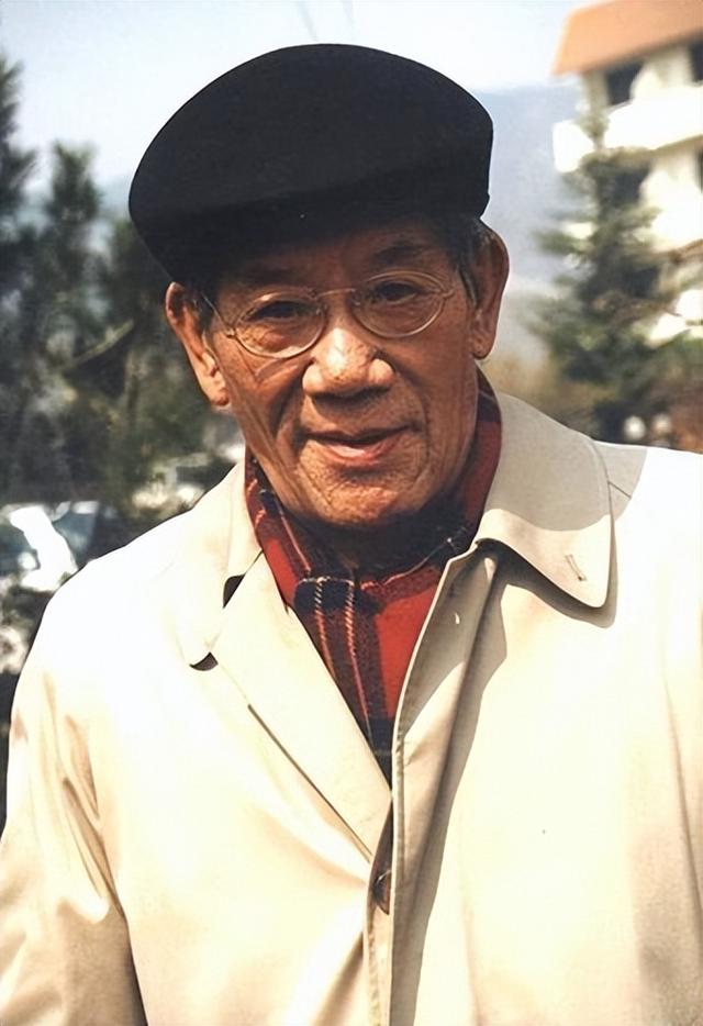 1951年,英达父亲英若诚揪出两名美国间谍,他俩还是清华大学教师