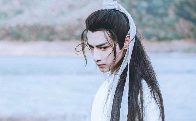 张若昀的古装和现代装，胖若两人啊