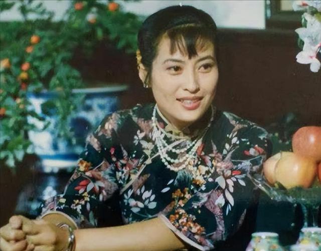 原来他就是许娣的老公，结婚40年甘当家庭煮夫，地位比许娣还高