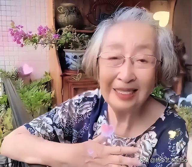 《东北一家人》演员现状：“牛大妈”90岁了，“牛小伟”退居幕后