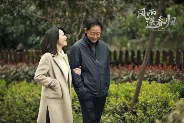 王志文和俞飞鸿擦出“火花”,余杭出品电视剧《风雨送春归》今晚播出
