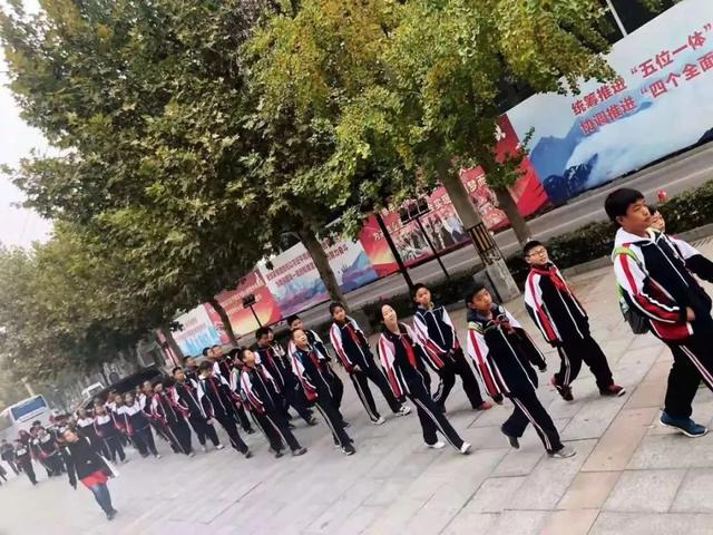 女子水晶乐坊在北京落地罕见民族乐器体验馆