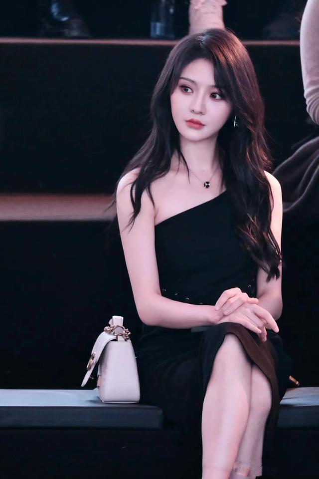 莫寒：从SNH48到浪彩少女，一个90后女孩的偶像进化史