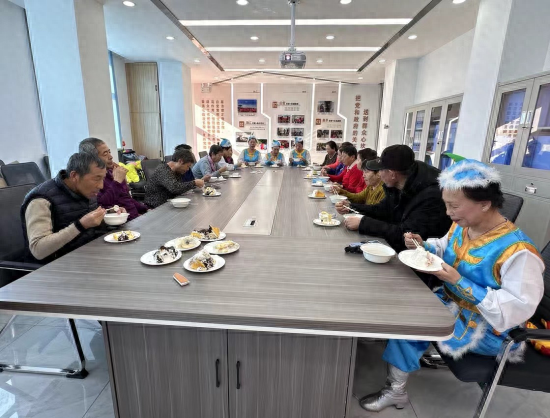 同江市:浓浓邻里情 欢乐庆元宵