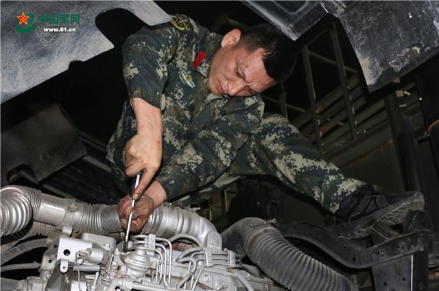 官兵为何叫他“车痴”？因为他眼中只有……