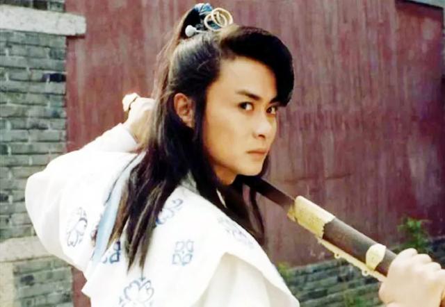 著名演员邢岷山:曾打抱不平被毁容,带着平凡妻子拍戏