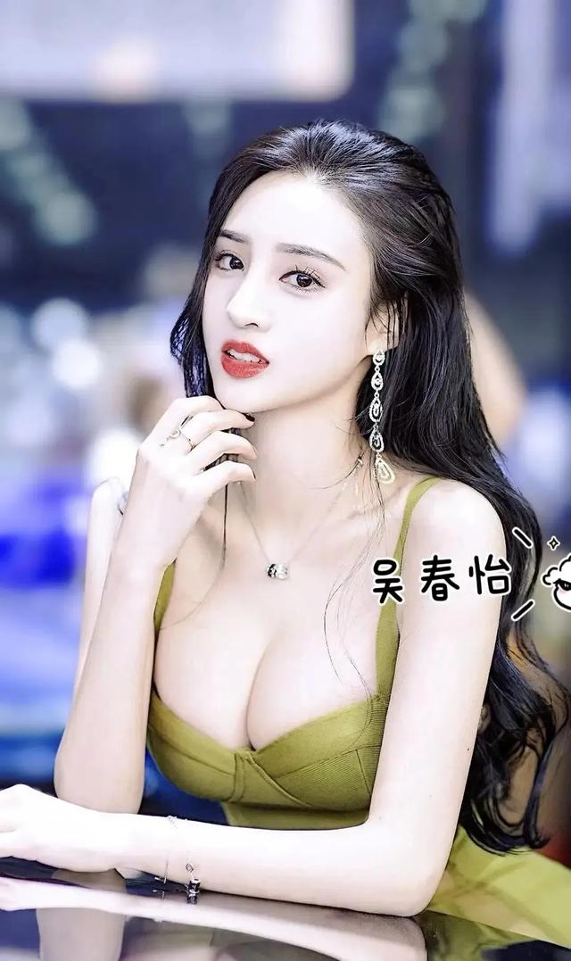 揭秘!吴春怡如何以“中国第一美腿”之名,征服影视圈无数观众