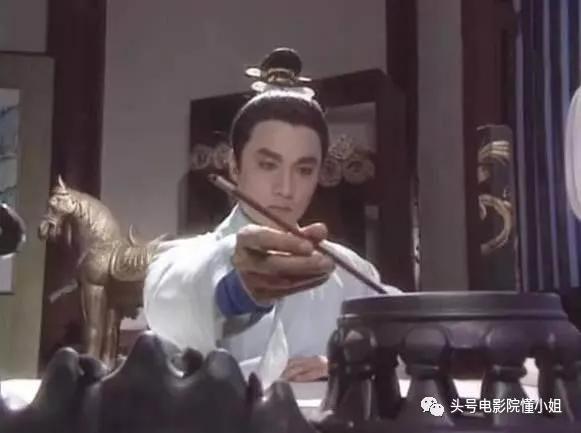 昔日港剧男神林俊贤,61岁满头白发!巅峰退圈经商,复出成网红