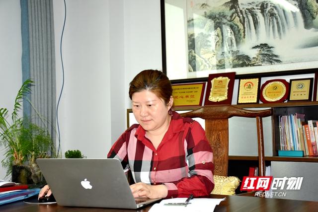 奋斗者·正青春︱黄灿:为家乡特产戴上“地标”光环
