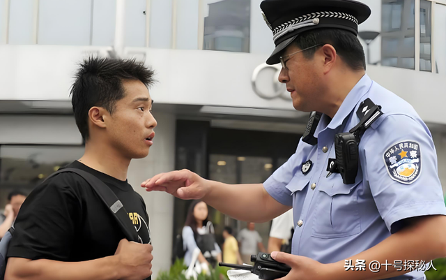 他是体操冠军，却因多次行窃被判入狱，靠街头卖艺乞讨为生