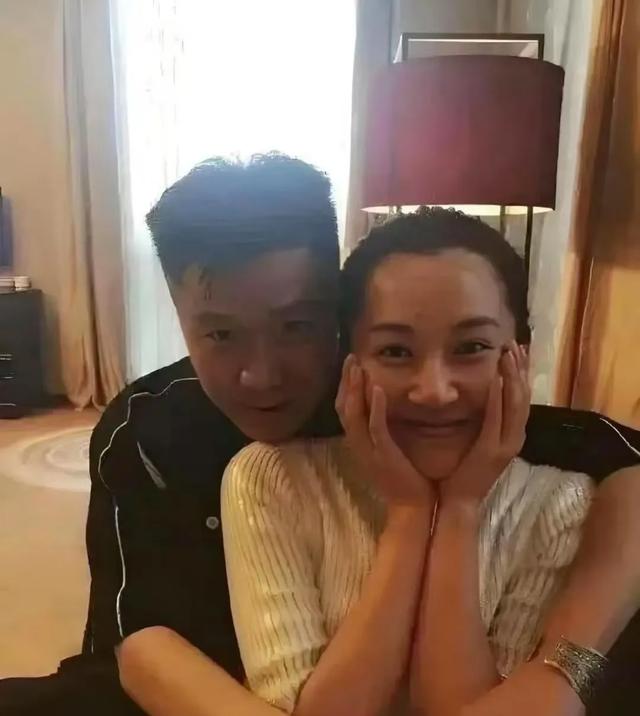 57岁熟女许晴，近照曝光人间尤物