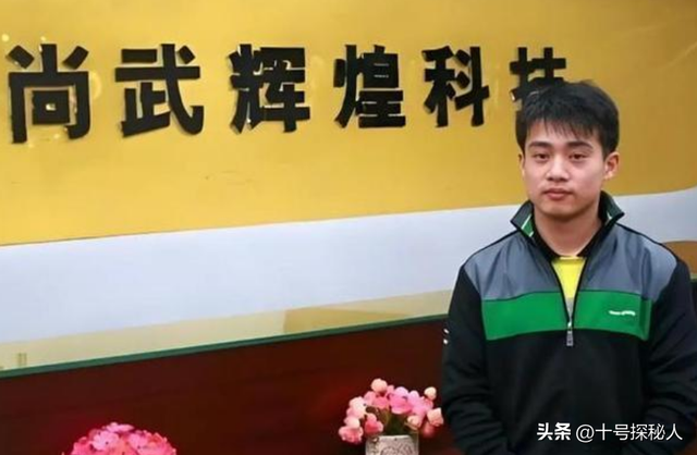 他是体操冠军，却因多次行窃被判入狱，靠街头卖艺乞讨为生