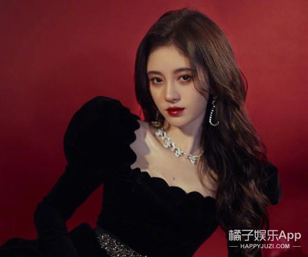 孟佳承认戴假发片赢好感,孔雪儿戴假发片如在逃公主,想整个戴戴