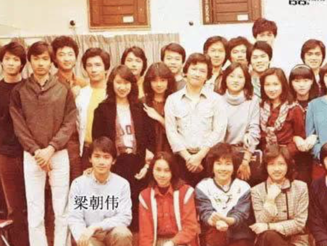 周星驰与梁朝伟:年少时的知己到从未合作,46年情谊真的变了吗?
