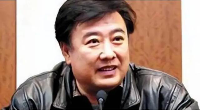 离婚34年,再看陈国军才发现,抛弃刘晓庆娶女学生的决定有多聪明