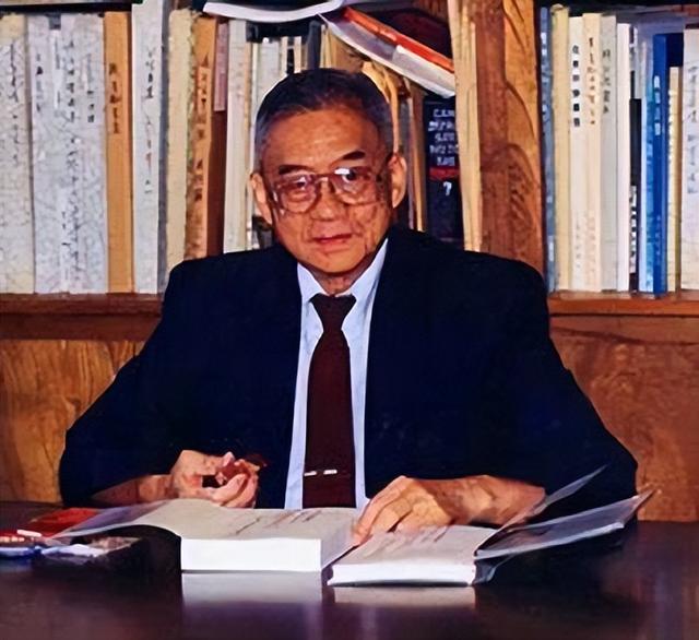 陈济棠：雄踞广东的“南天王”，为何会放开大路让红军突围而去