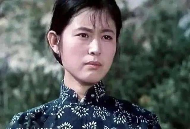 61岁倪萍私生活曝光,她人前人后两副面孔,竟骗了观众整整30年