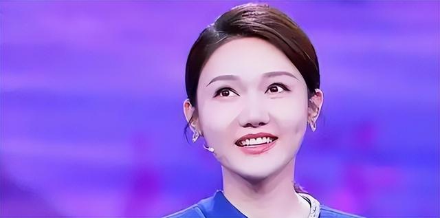 央视名嘴龙洋，36岁没房没车月光族，择偶标准高到离谱，如今怎样