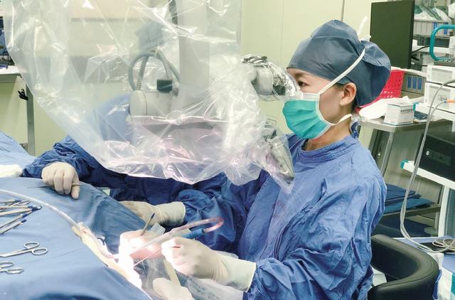 沪上名医丨复旦大学附属眼耳鼻喉科医院耳鼻喉科副主任医师任冬冬:越努力越幸运