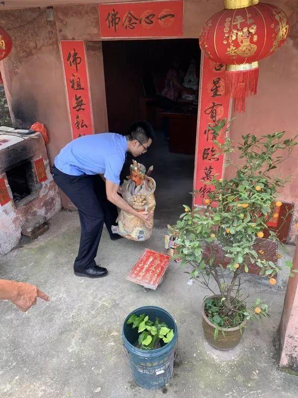 奇闻！珠海金湾某男子因偷建材入狱，刚出狱又偷神佛像求转运，结果……