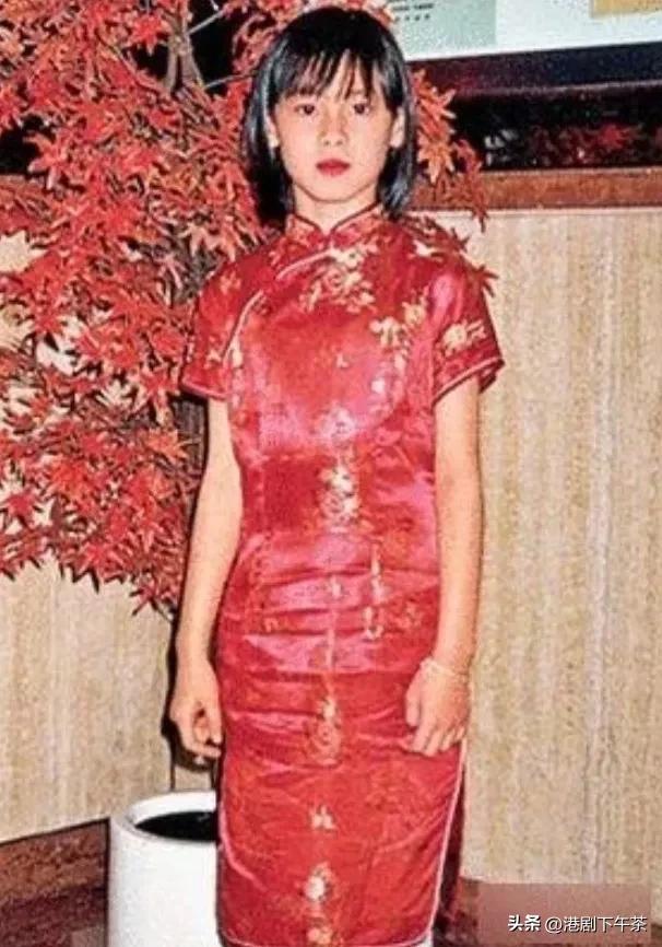 混血港星幼儿园毕业照曝光!从小美到大!未婚生3儿仍进不到豪门