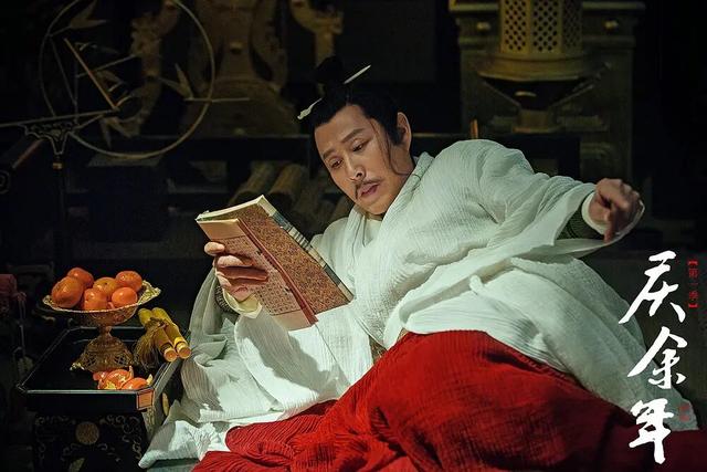 张若昀的古装和现代装，胖若两人啊