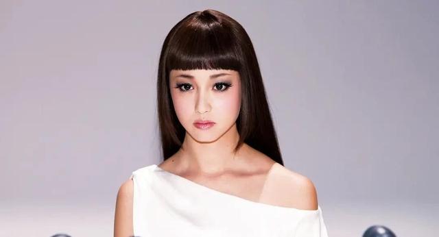 日法混血女星泽尻英龙华艺术献身力作,完美身材比例妩媚动人