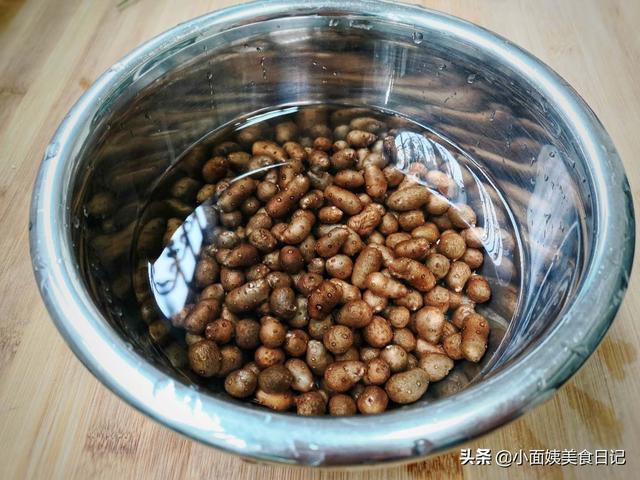 4月，这菜要多吃，10块钱3斤，营养好吃不发胖，简单一炒比肉香！