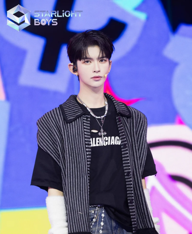 《星光闪耀的少年》9名练习生限定男团POLARIX出道邵子恒断层C位